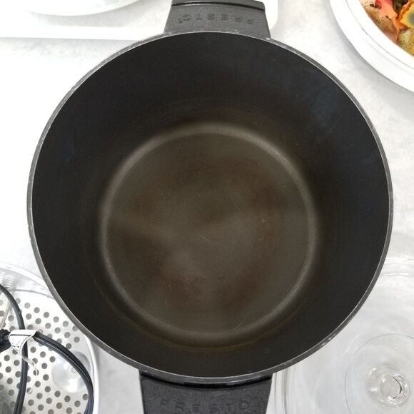 Presto 06006 Kitchen Kettle Multi-Cooker deep fryer - Black - tested working - Picture 4 of 12